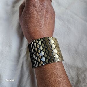 Urban Outfitters Bronze-colored Metal Fish Scale Cuff Bracelet